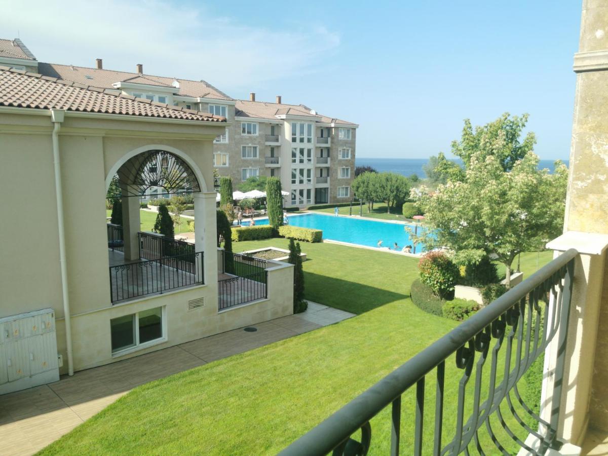 Студио Atia Resort เชอร์โนโมเรทส์ ภายนอก รูปภาพ